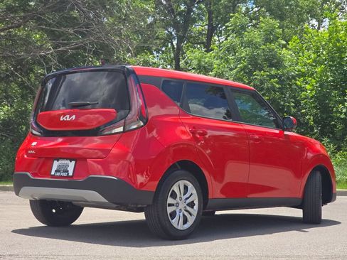 Used 2024 Kia Soul LX FWD image 13