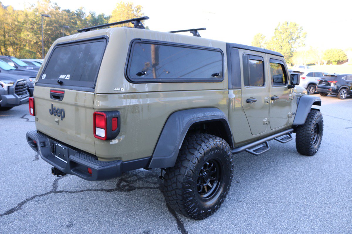 Used 2025 Jeep Gladiator Sport AWD/4WD image 8