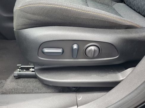 Used 2024 Chevrolet Equinox LT FWD image 16