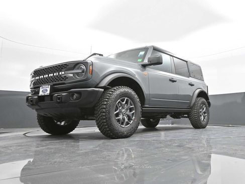 New 2025 Ford Bronco Badlands image 57