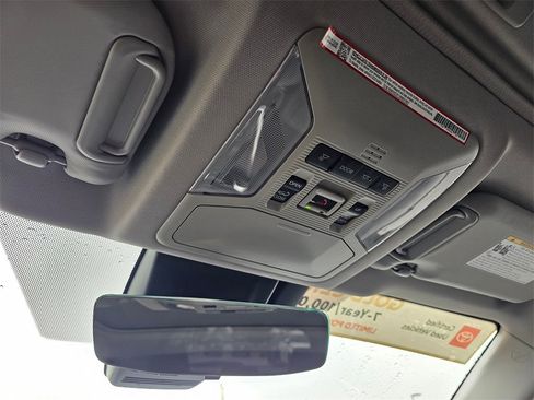 Used 2025 Toyota RAV4 XLE image 28