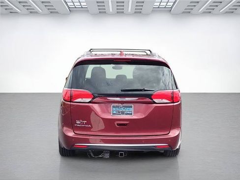 Used 2018 Chrysler Pacifica Touring-L w/ Tire & Wheel Group FWD image 4