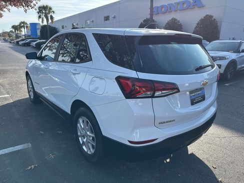 Used 2022 Chevrolet Equinox LS image 5