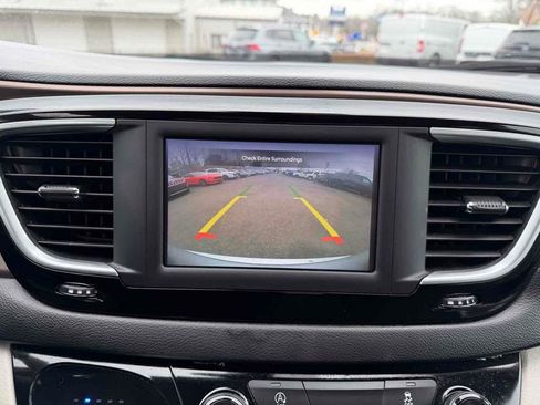 Used 2023 Chrysler Voyager LX image 30