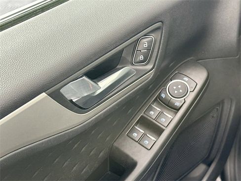 Used 2020 Ford Escape SE Sport image 26