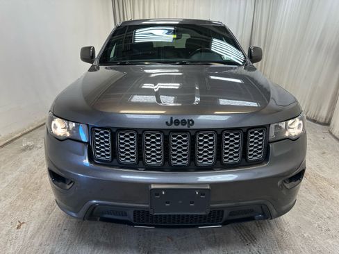 Used 2020 Jeep Grand Cherokee Altitude image 6