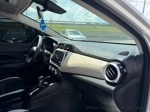 Used 2020 Nissan Versa SV FWD image 17