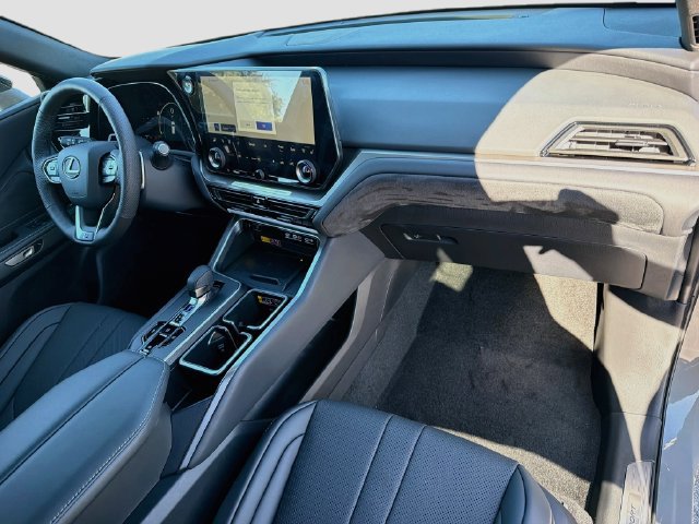 New 2026 Lexus TX 500h AWD w/ Technology Package image 15