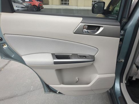 Used 2012 Subaru Forester 2.5X Premium w/ Popular Pkg 1 image 28