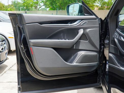 Used 2019 Maserati Levante S image 13