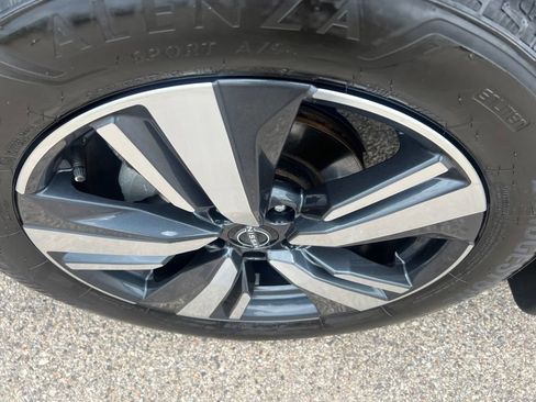 Certified 2023 Nissan Rogue SL AWD/4WD image 47