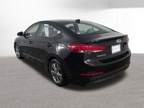 Used 2017 Hyundai Elantra SE image 8