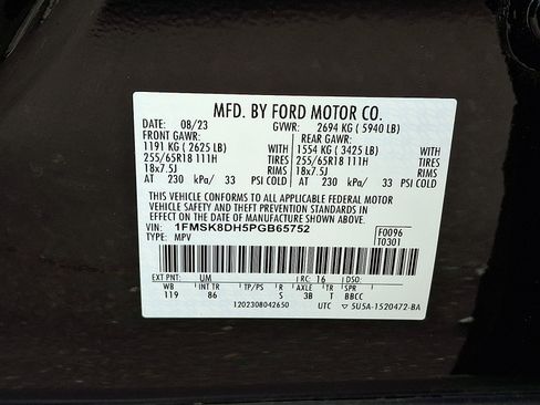 Used 2023 Ford Explorer XLT AWD/4WD image 27