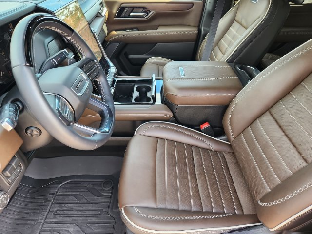 Used 2026 GMC Yukon Denali Ultimate w/ LPO, Floor Liner Package AWD/4WD image 13