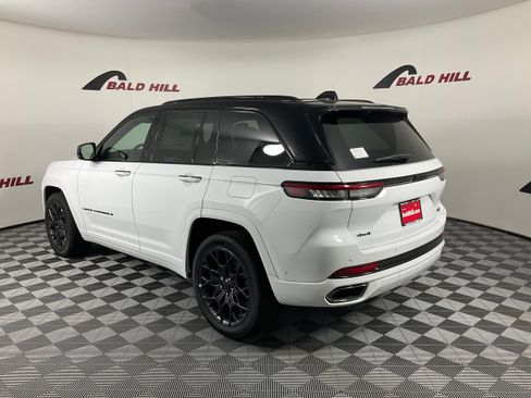 New 2025 Jeep Grand Cherokee Summit image 4