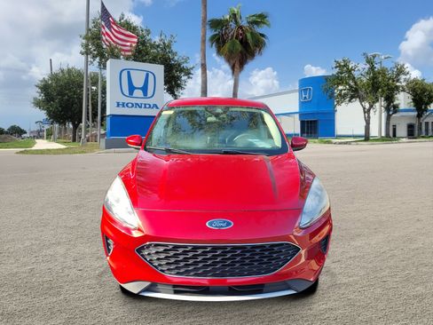 Used 2020 Ford Escape SE FWD image 2
