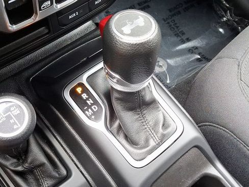 Used 2023 Jeep Wrangler Unlimited AWD/4WD image 11