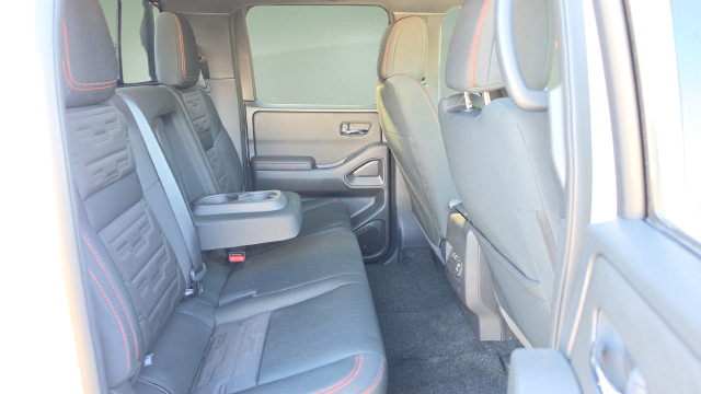 Used 2023 Nissan Frontier PRO-4X w/ Pro Convenience Package AWD/4WD image 15