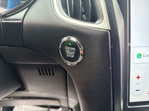 Used 2024 Ford Edge SEL image 33