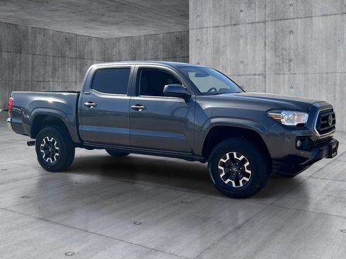 Used 2020 Toyota Tacoma SR5 RWD image 7