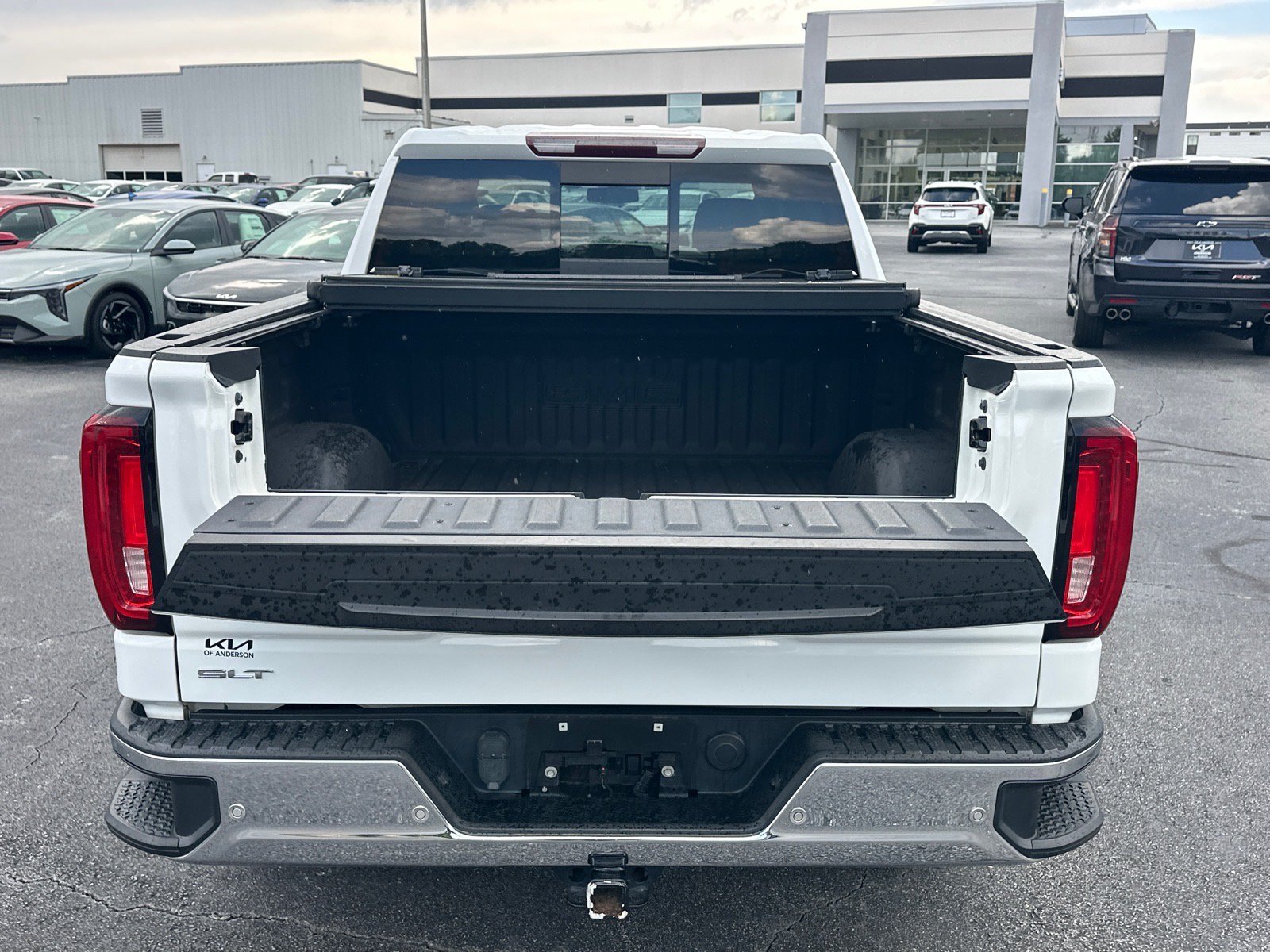 Used 2019 GMC Sierra 1500 SLT w/ SLT Premium Package RWD image 5