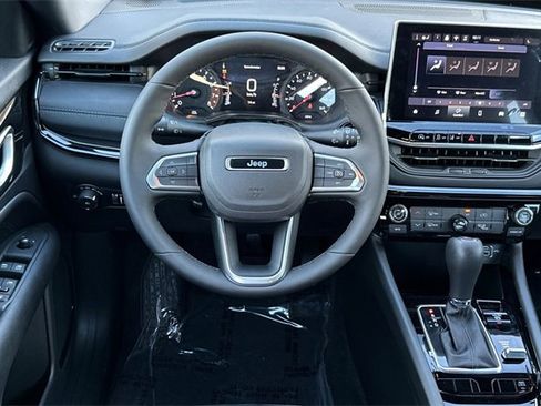 New 2026 Jeep Compass Latitude image 15