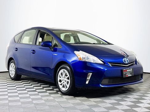 Used 2014 Toyota Prius V Three FWD image 1