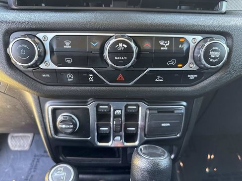 Used 2024 Jeep Wrangler Unlimited Sport AWD/4WD image 28