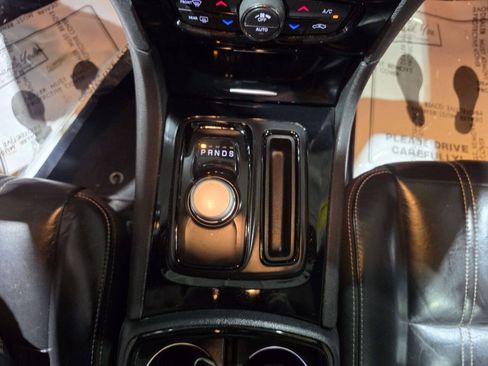 Used 2021 Chrysler 300 S RWD image 38