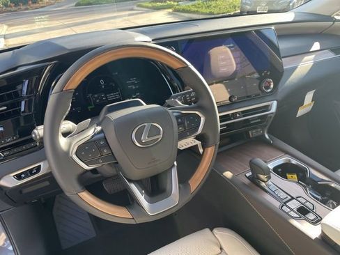 New 2026 Lexus RX 450h AWD image 15