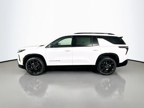 Used 2025 Chevrolet Traverse RS image 4