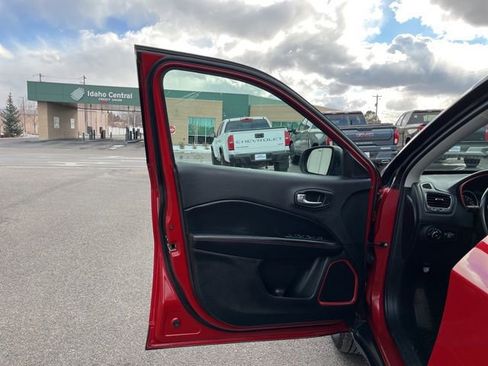 Used 2019 Jeep Compass Trailhawk image 27