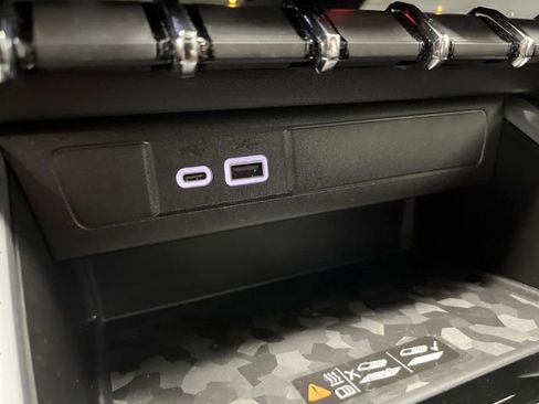 Used 2024 Chevrolet Colorado Z71 w/ Z71 Convenience Package 2 image 27