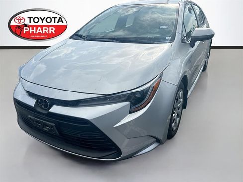 Used 2025 Toyota Corolla LE FWD image 1