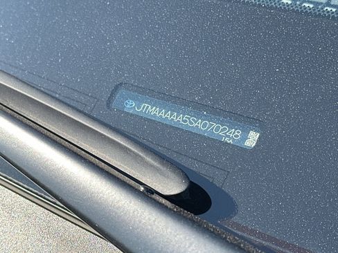 Used 2025 Toyota bZ4X FWD image 30