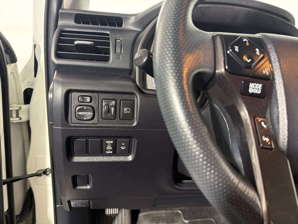 Used 2022 Toyota 4Runner TRD Off-Road Premium AWD/4WD image 13