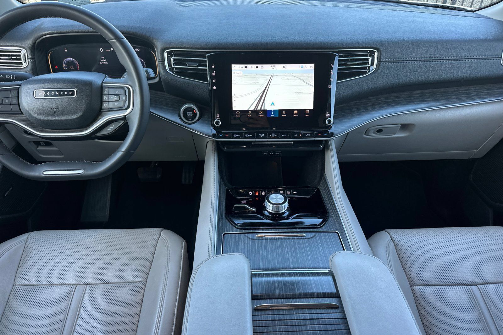 Used 2024 Jeep Wagoneer Series II w/ Flexible Seating Group AWD/4WD image 15
