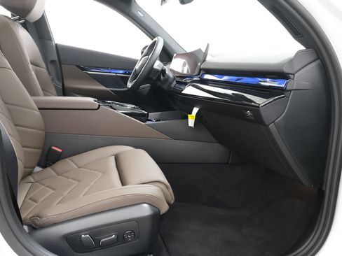 Used 2025 BMW i5 M60 w/ Premium Package AWD/4WD image 40