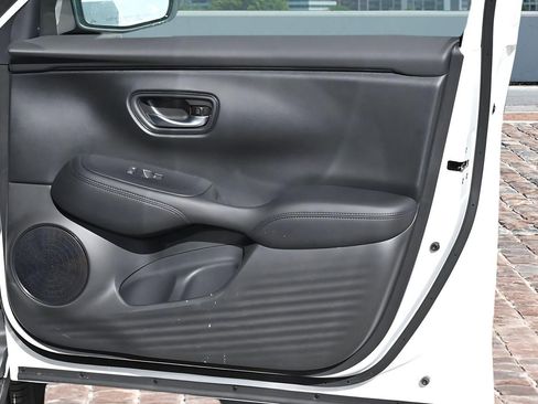 New 2026 Honda HR-V LX image 13