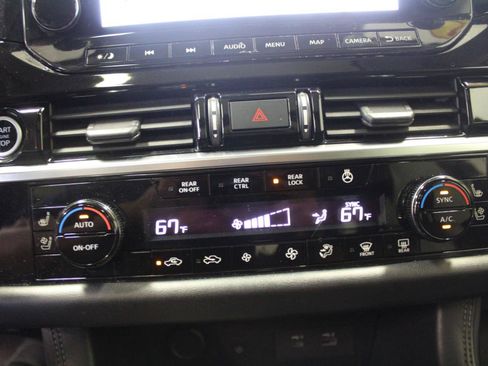 Used 2022 Nissan Pathfinder Platinum w/ Cargo Package AWD/4WD image 18