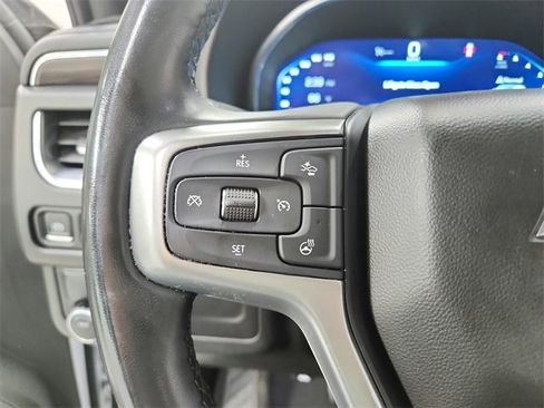 Used 2024 Chevrolet Suburban LT w/ Luxury Package image 25