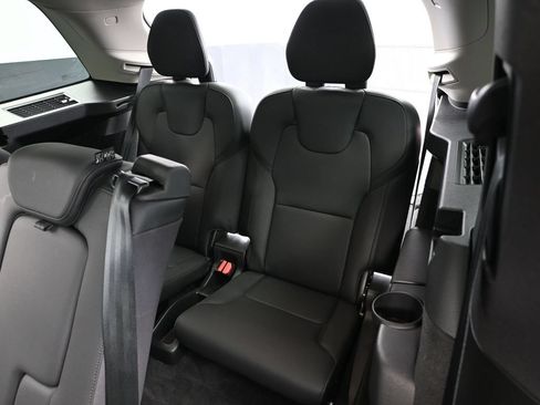 Used 2024 Volvo XC90 B5 Plus AWD/4WD image 43