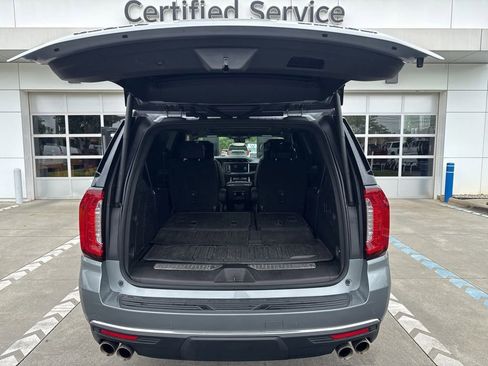 Used 2023 GMC Yukon Denali w/ Denali Reserve Package RWD image 16