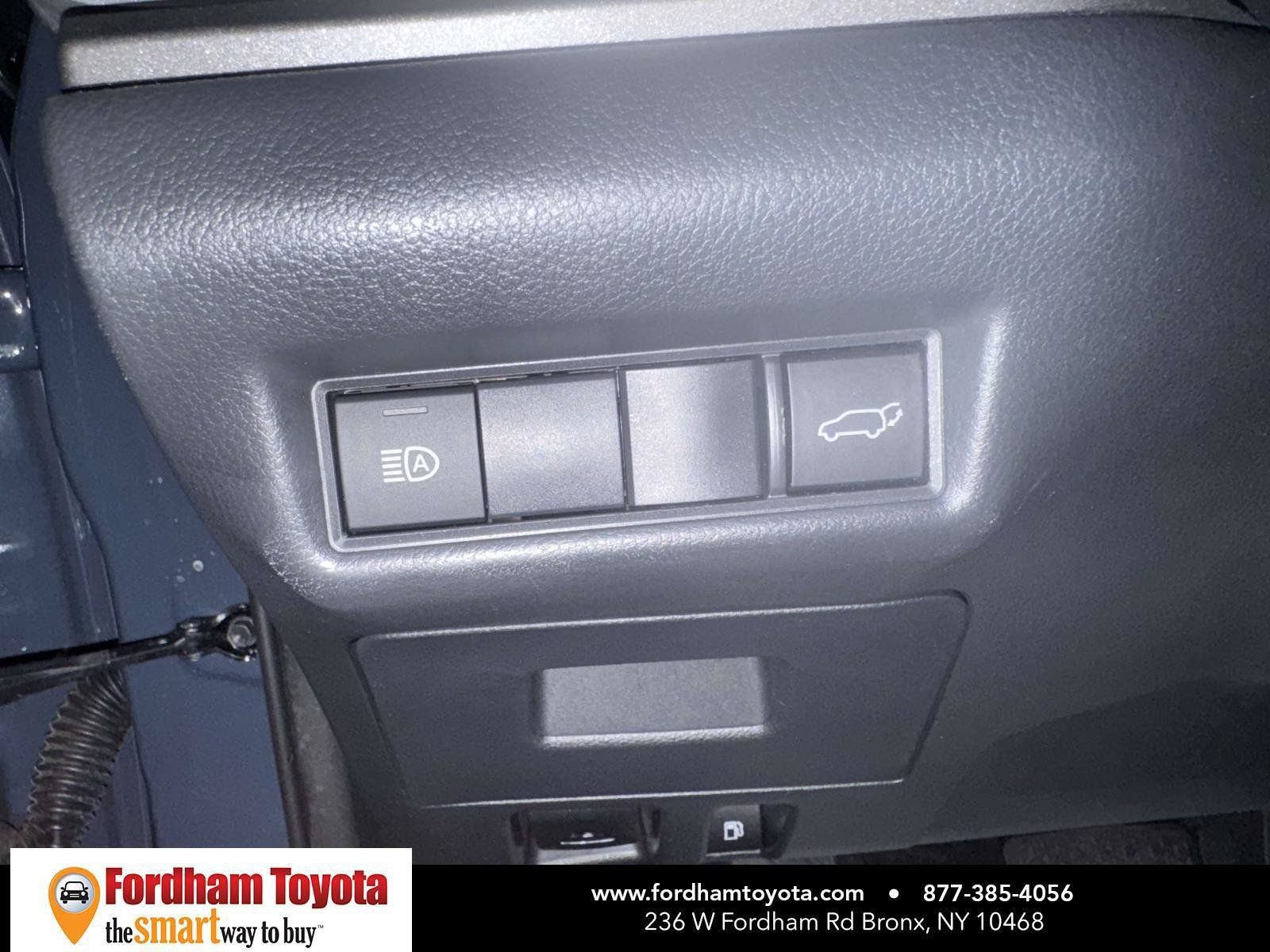 Used 2024 Toyota Grand Highlander AWD image 22