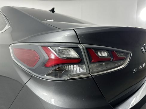 Used 2018 Hyundai Sonata Limited w/ Ultimate Package 02 image 30