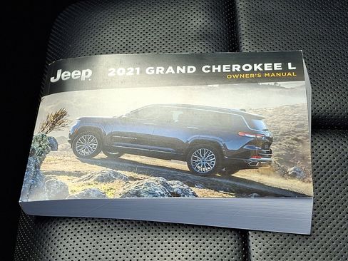 Used 2021 Jeep Grand Cherokee L Overland w/ Luxury Tech Group IV image 25