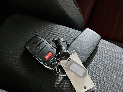 Used 2025 Toyota Corolla Cross AWD Hybrid image 36