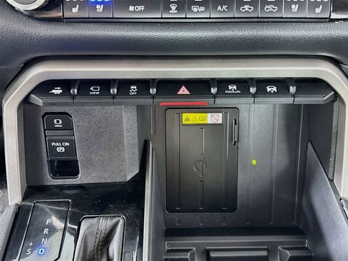 Used 2022 Toyota Tundra Limited AWD/4WD image 22