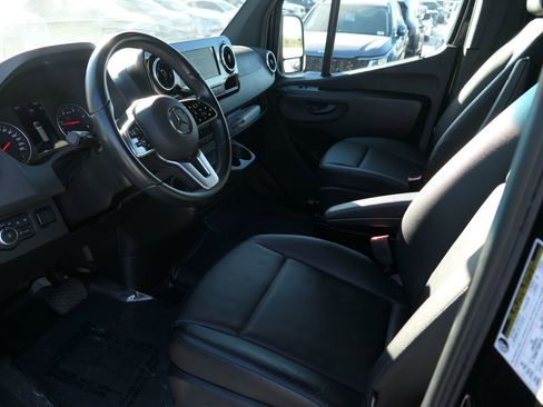 Used 2023 Mercedes-Benz Sprinter 2500 image 11