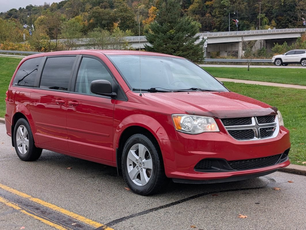 Used 2013 Dodge Grand Caravan SE FWD image 1